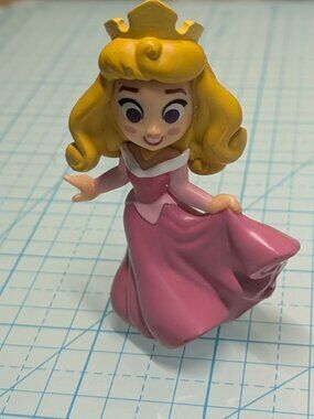 DISNEY PRINCESS AURORA SLEEPING BEAUTY CUTE CHARACTER PVC FIGURE CAKE TOPPER